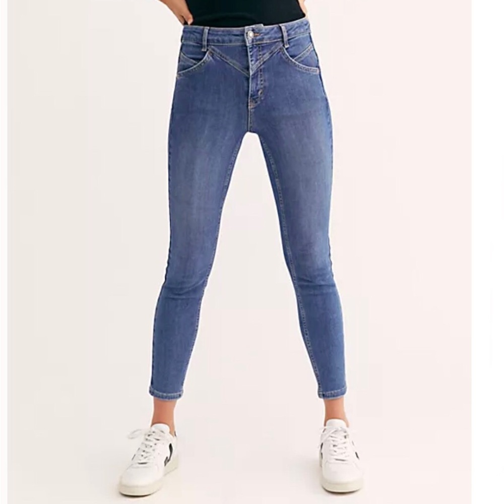 NWOT Free People Riley Seamed Daybreak Wash Mid-Rise Ankle Skinny Jeans Size 24 - Picture 1 of 12